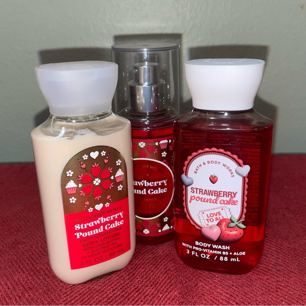 STRAWBERRY POUND CAKE REGULAR & TRAVEL SIZES NINE ITEMS + REUSABLE GIFT BAG - Picture 3 of 5